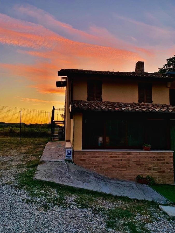 Chiaraluce Country House มาสซิญาโน ภายนอก รูปภาพ